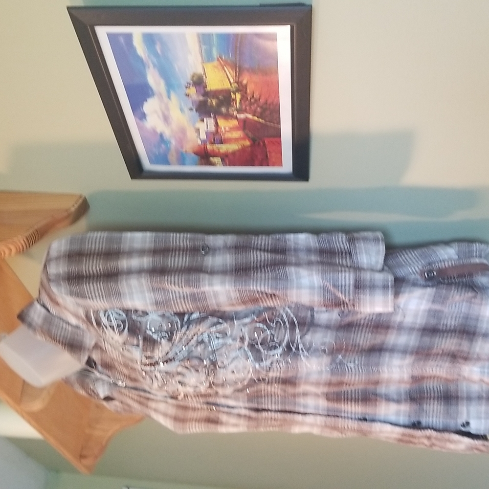 Women's Daytrip Rolled up Sleeve Flannel. - Picture 3 of 6